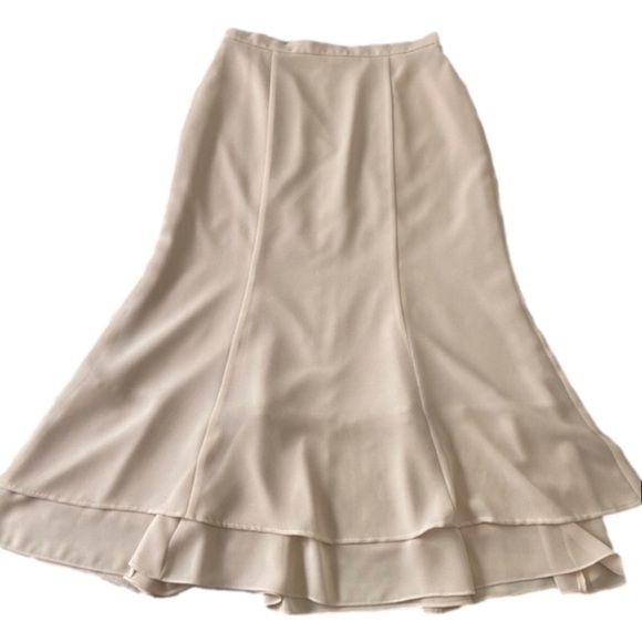 Joseph Ribkoff Nude Crepe Midi Skirt Size 8 Romantic Feminine Oldies Chic - Picture 2 of 12